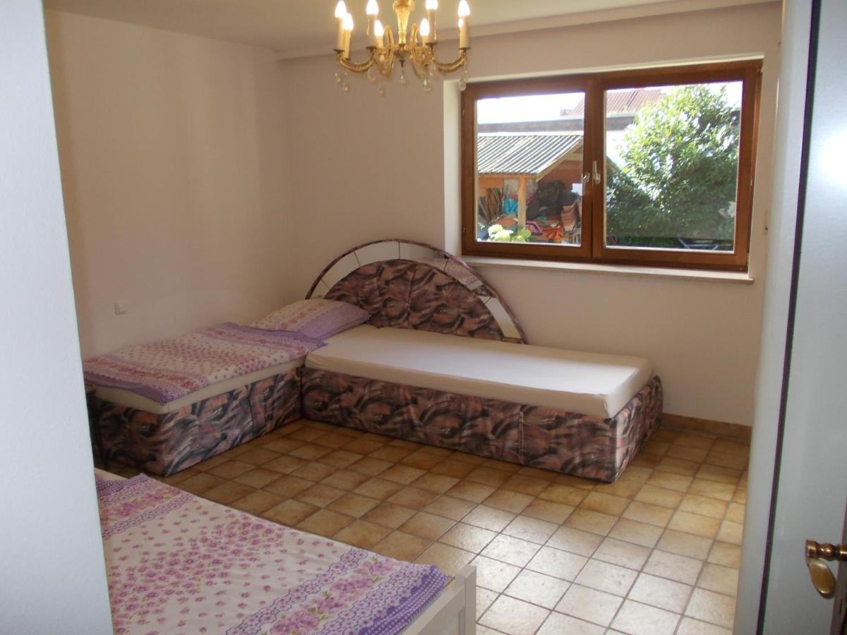 Xxl Apartment, 10 Beds, 4 Sleep-Rooms, 140Qm, 2 Wc, 2 Shower && Bruckmühl Exterior foto